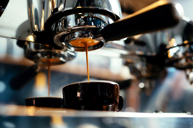 The Coffee Shop That’s Quietly Taking Over American Cities - Featured image