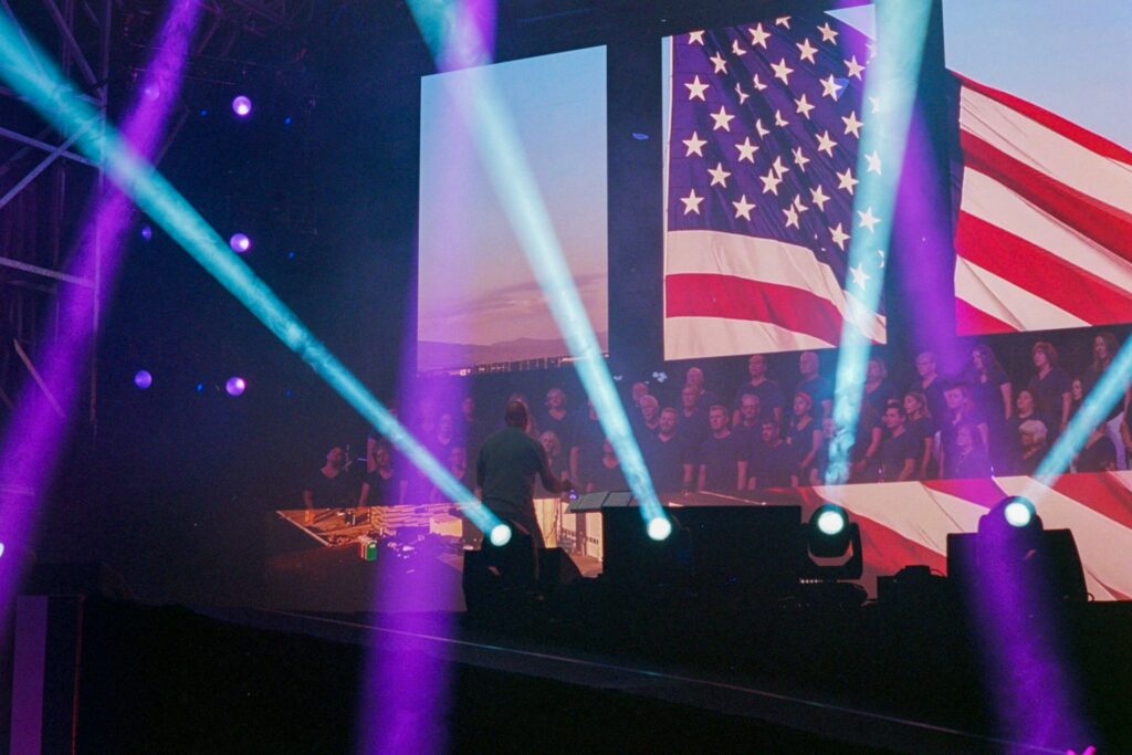 black stage light
