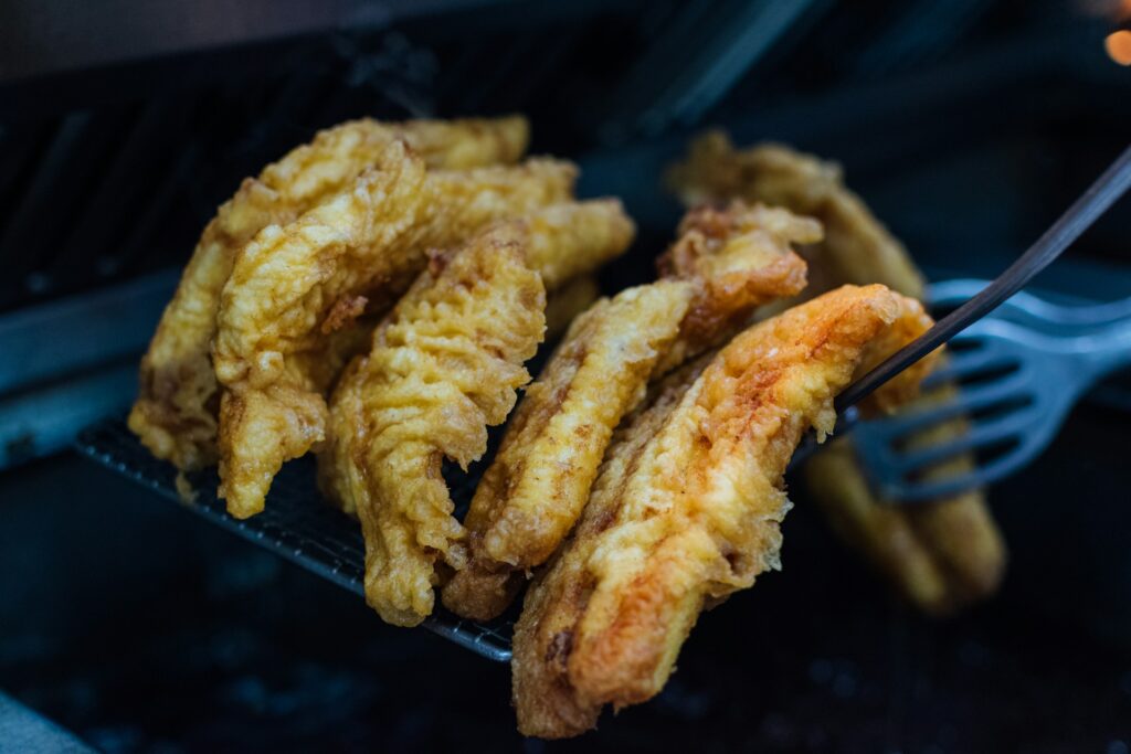 fried food in tray

