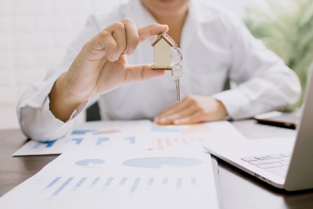 person doing financial administration