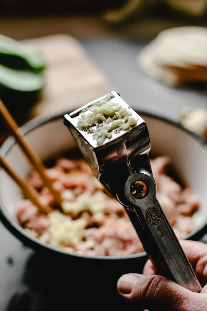 garlic crusher