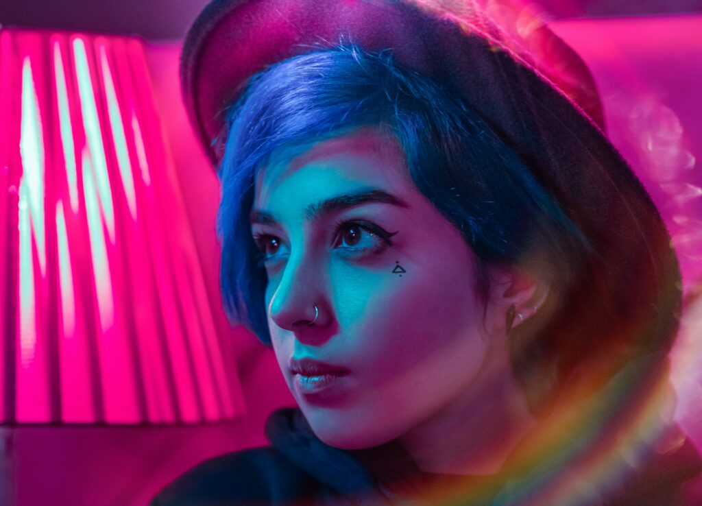 woman looking upwards
