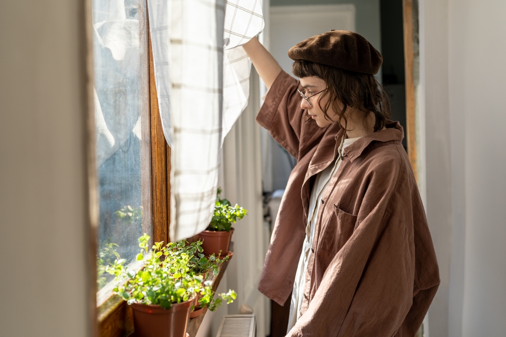 If you grew up without a best friend, you probably relate to these 6 traits