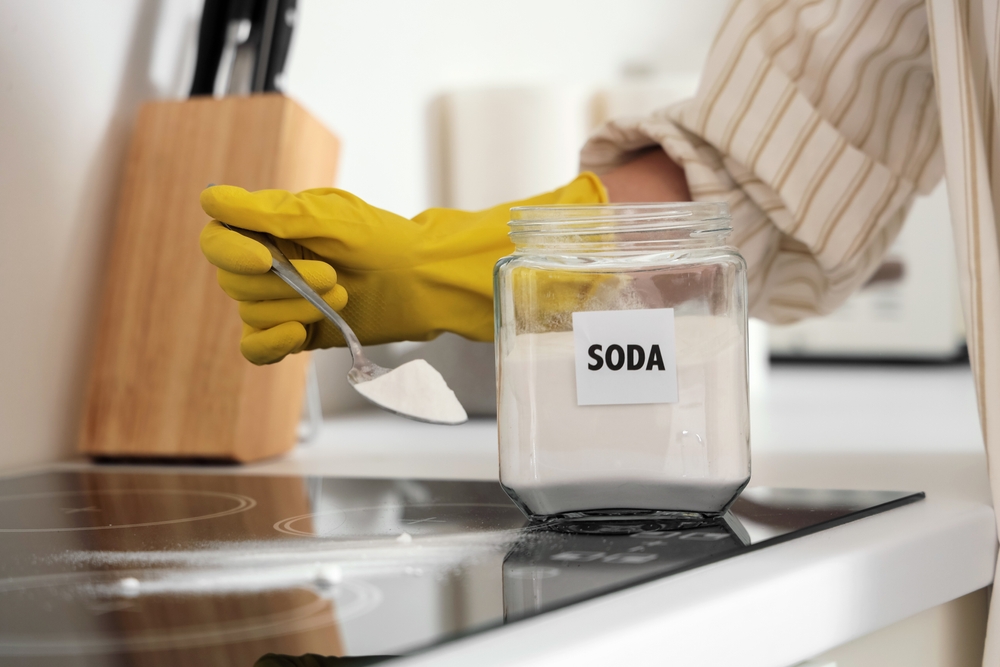 20 Tricks and Uses For Baking Soda You Probably Didn’t Know About - Featured image