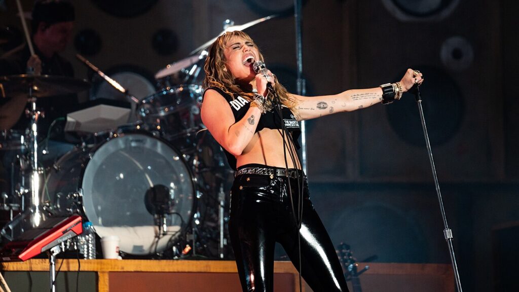 Miley Cyrus Primavera19 -250