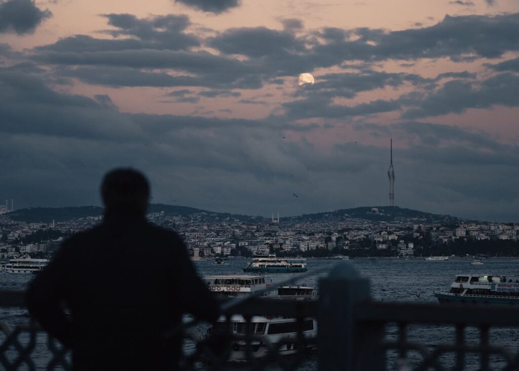 Moody İstanbul Cityscape at Dusk