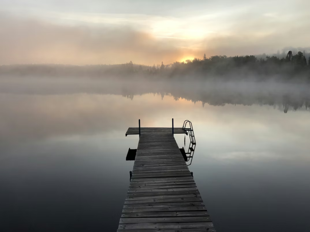 gray-wooden-pallet-sea-dock-with-fog