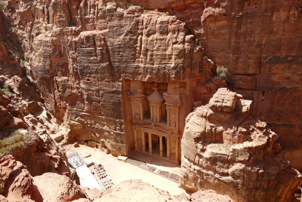 Petra's Al-Khazneh Treasury in Bright Sunlight

