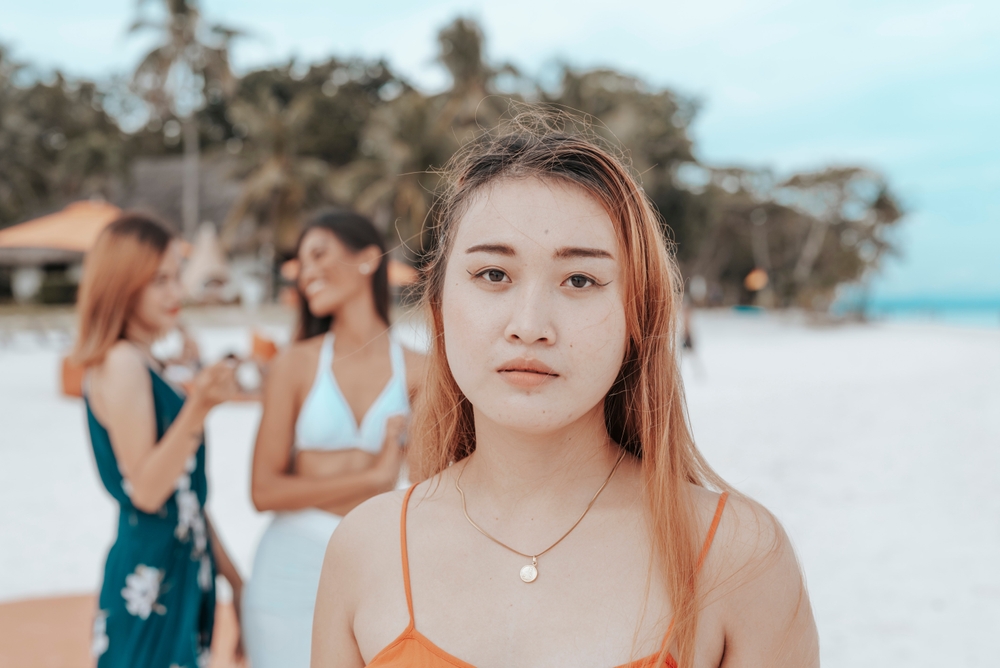 10 Warning signs your “friend” doesn’t actually like you - Featured image