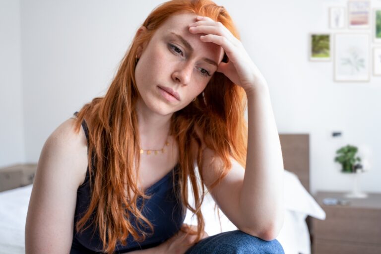 3 habits you should change immediately to stop morning anxiety from ruling your life - Featured image