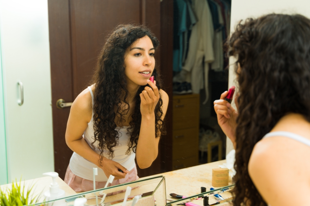 15+ Bathroom Secrets Women Are Guilty Of - Featured image