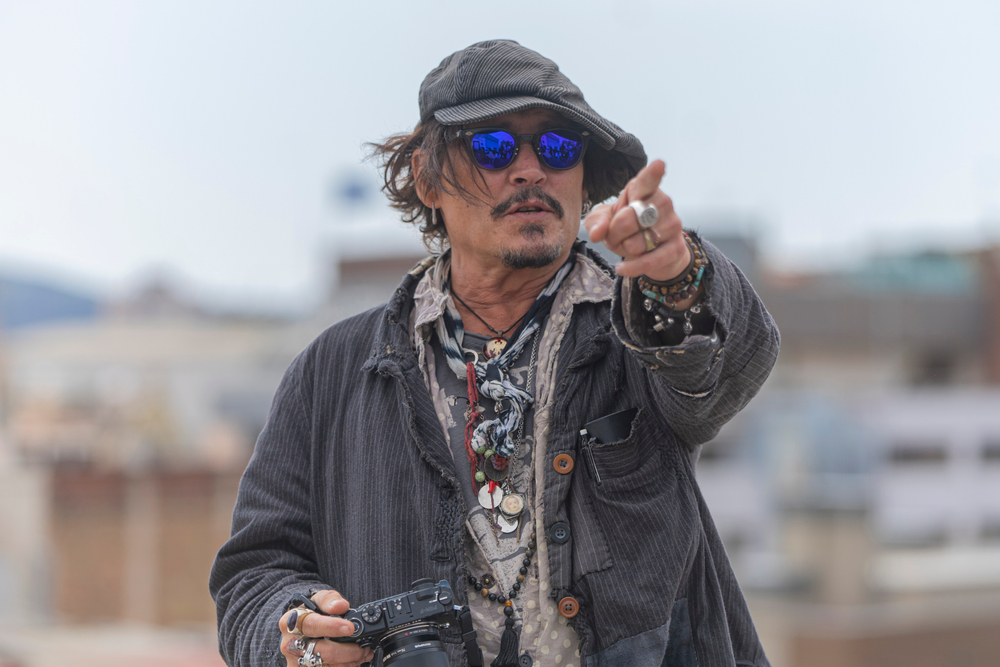 Man Allegedly Stole $520,000 From Johnny Depp’s Debit Card for 2 Years Without Him Knowing - Featured image