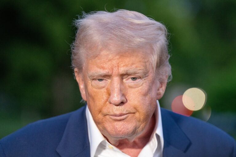 What Happens To Melania If Trump Dies First? - Featured image