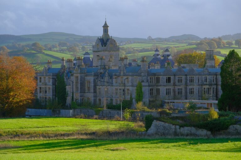 7 Reasons You’d Totally Be Put In An Asylum If This Was Victorian Times - Featured image