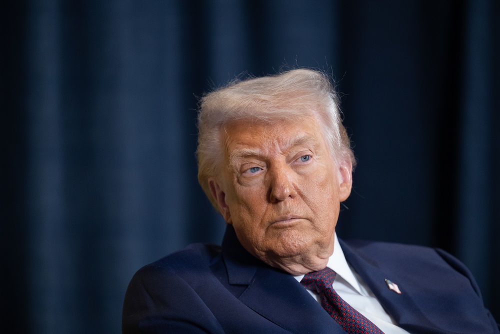 People are saying Trump has finally ‘lost it’ after seeing his most recent picture posted - Featured image