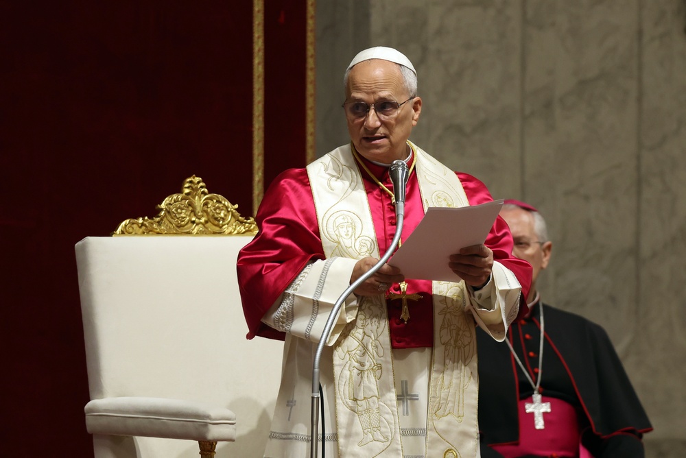 Pope Leo Uses First Major Papal Text to Warn About Dangers of AI - Featured image