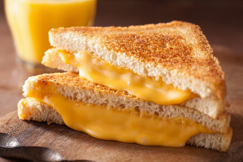 Grilled cheese is bad for your gut but unmelted cheddar is a different story - Featured image