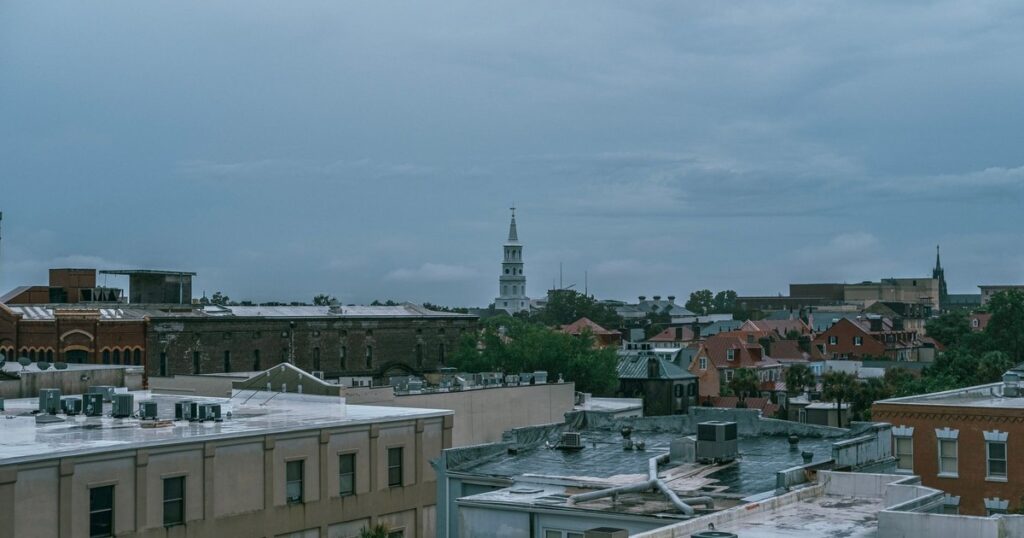 10 U.S. Cities People Move To Then Regret Almost Immediately - Featured image