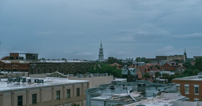 10 U.S. Cities People Move To Then Regret Almost Immediately - Featured image