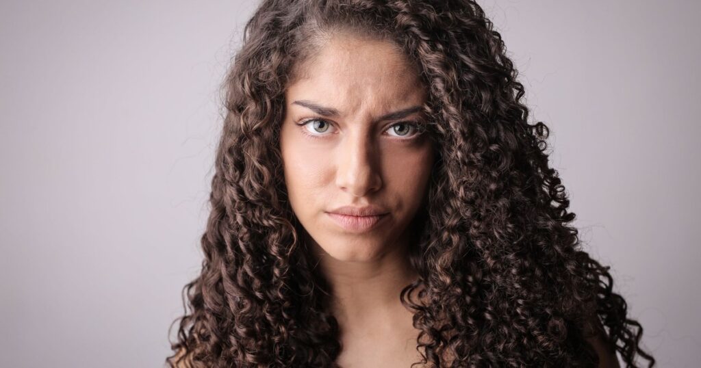 Psychologists Say These 12 Words Are Quietly Making People Trust You Less - Featured image
