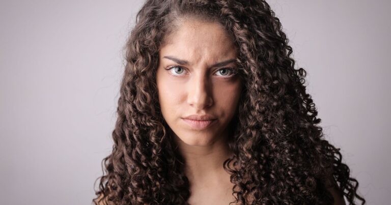 Psychologists Say These 12 Words Are Quietly Making People Trust You Less - Featured image