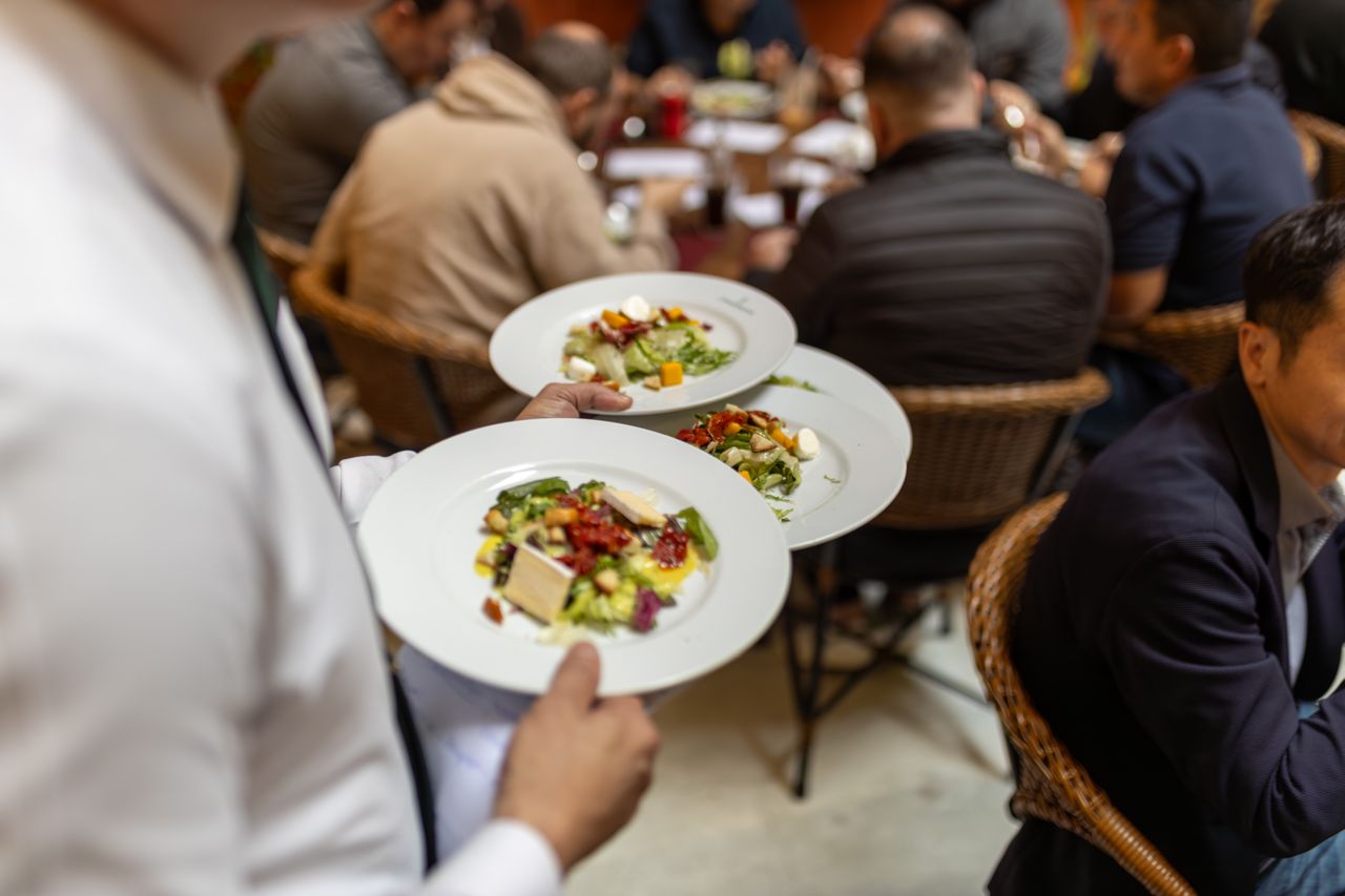 9 Things That Tell You If a Restaurant Is Worth the Price Before You Even Take a Seat