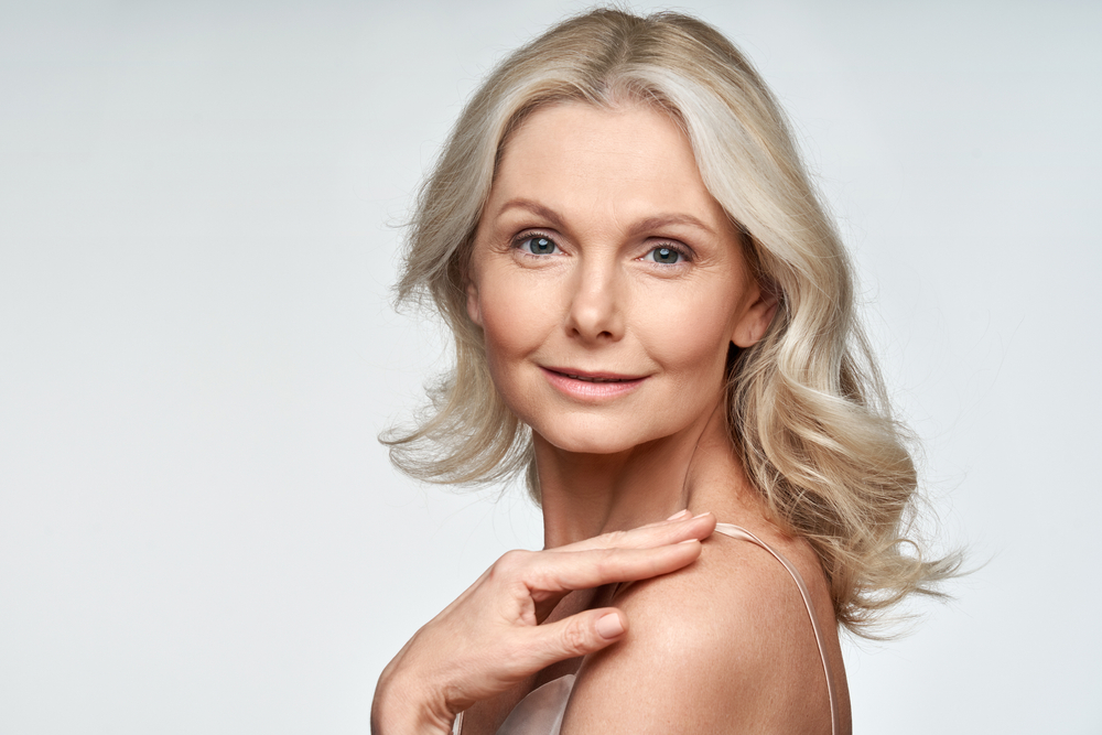 The First-ever Reverse-aging Drug Was Just Injected Into a Human - Featured image