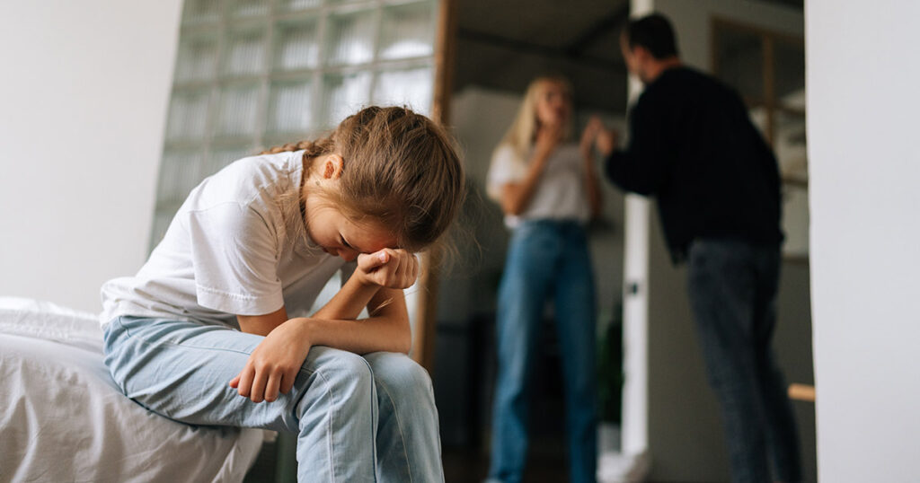 8 Things People Who Had a Chaotic Childhood Struggle With (but others find easy) - Featured image