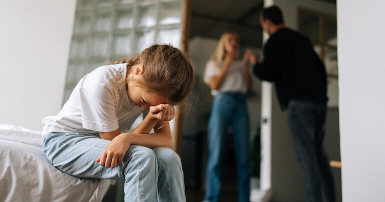 8 Things People Who Had a Chaotic Childhood Struggle With (but others find easy) - Featured image