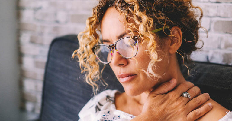 Psychologists Say Mentally Exhausted People Tend to Repeat These 7 Phrases Without Realizing - Featured image