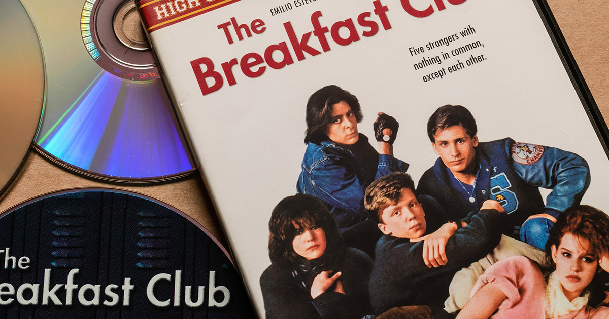 15 October 2025 - Limerick, Ireland. 'The Breakfast Club' movie; DVD edition; disc with cover; Emilio Estevez,Anthony Michael Hall, Judd Nelson, Molly Ringwald, Ally Sheedy. Top angle shot. A 1985 American teen coming-of-age comedy-drama film directed by John Hughes.