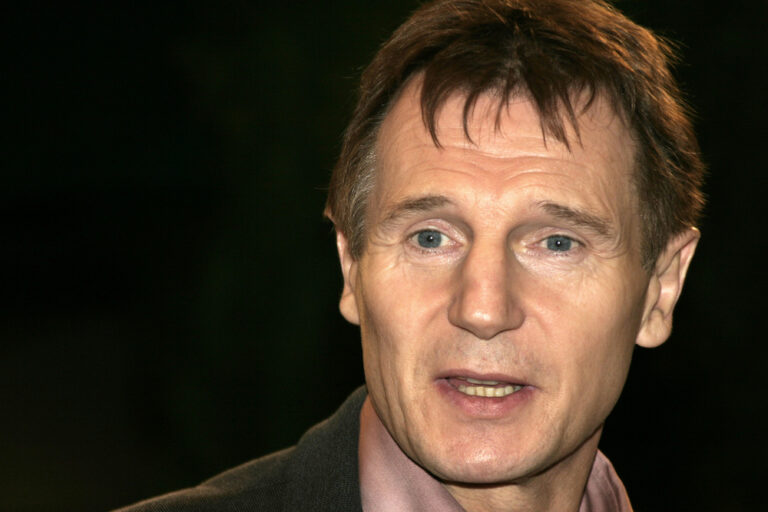 Sandwich Shop Posts Sign Offering Liam Neeson Free Food – He Surprised Everyone and Showed Up - Featured image
