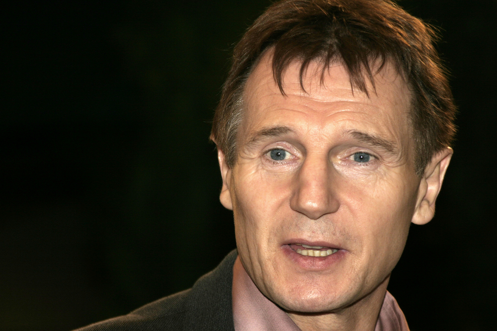 Sandwich Shop Posts Sign Offering Liam Neeson Free Food – He Surprised Everyone and Showed Up - Featured image