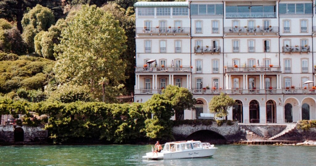 10 Ethereal Hotels You Can Only Reach By Boat (And They’re Worth It) - Featured image