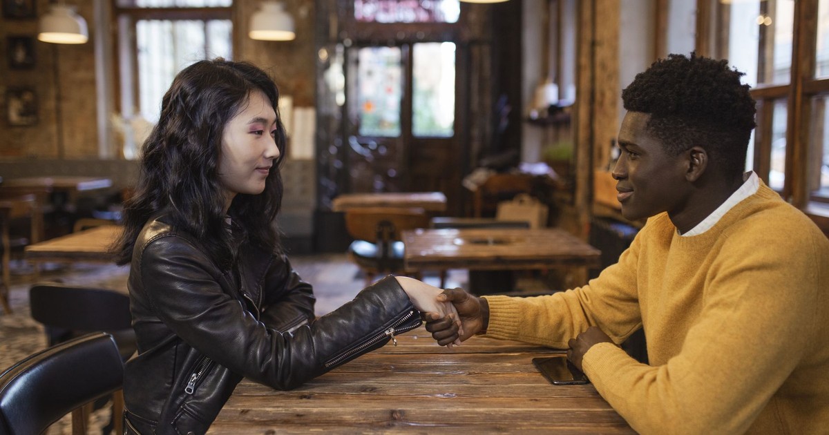 10 Red Flags Women Should Look Out for on a First Date