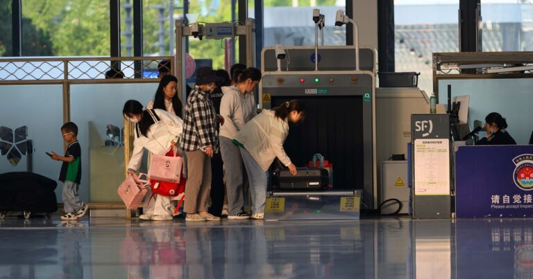 11 Airport Security Mistakes Travelers Make Without Realizing It - Featured image