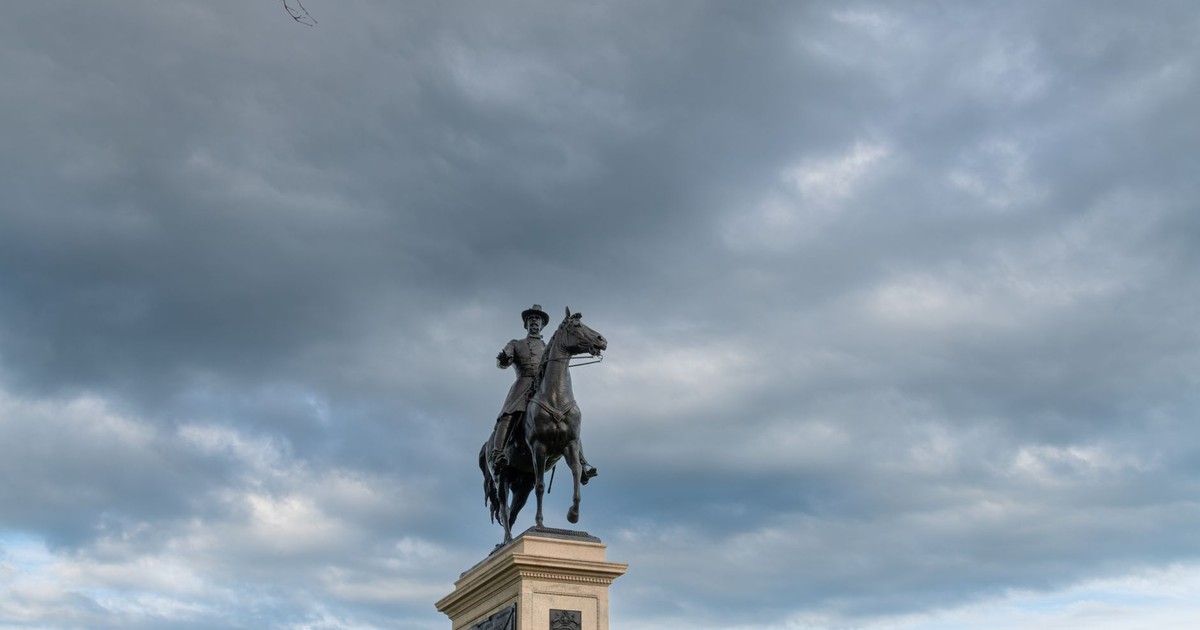 Majestic equestrian statue in Gettysburg, captured under a dramatic sky highlighting its historical significance.