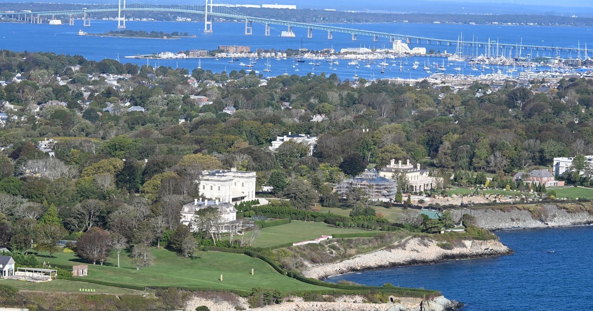 Explore the iconic Newport mansions with a stunning view of Narragansett Bay and Claiborne Pell Newport Bridge.