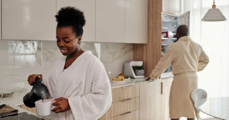 6 Morning Habits That Science Says Actually Make Your Day Better - Featured image