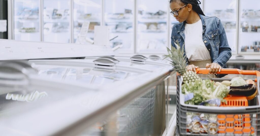 Aldi vs Walmart Groceries: Here’s Which Store Actually Saves You More - Featured image