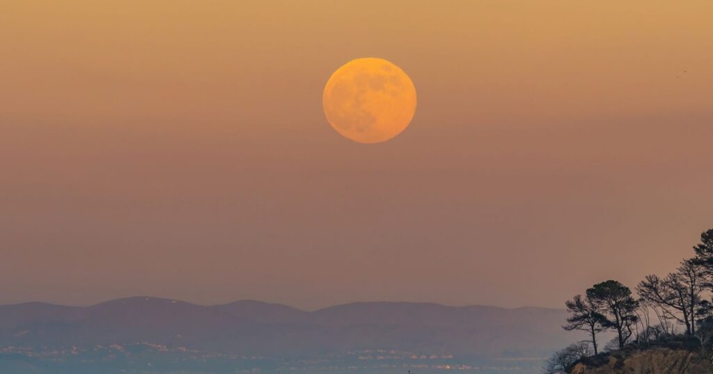The Orange Buck Moon rises tonight — and it’s just the start of a wild month - Featured image