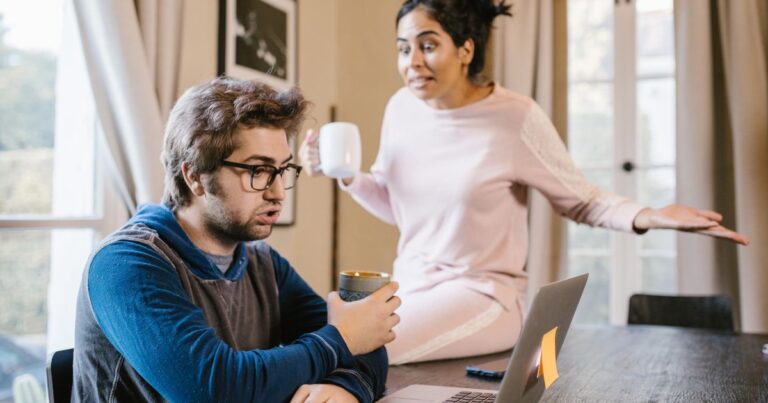 When Money Becomes the Problem in Your Relationship - Featured image