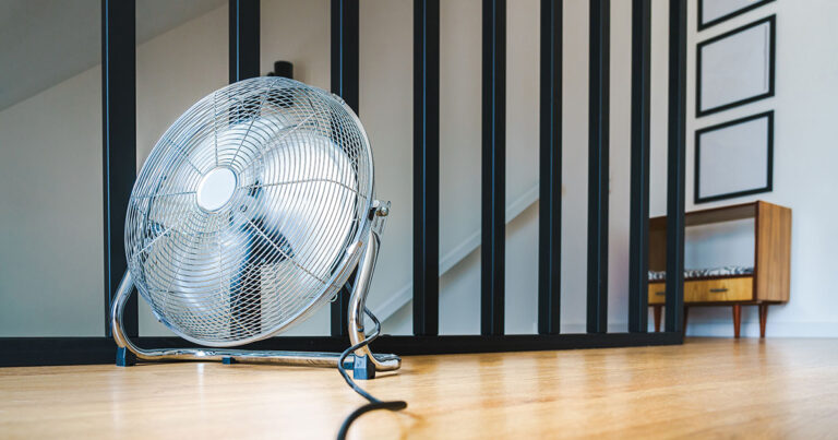 What Sleeping With a Fan Every Night Actually Does to Your Body - Featured image