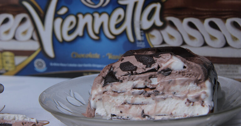 30 Discontinued Foods We’re Still Not Over Losing - Featured image
