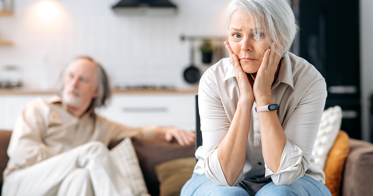 16 Relationship Habits That Appear When a Woman Has Emotionally Checked Out for Good