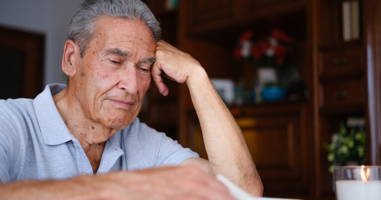The Average Monthly Retirement Income for Americans Over 70 May Surprise You - Featured image
