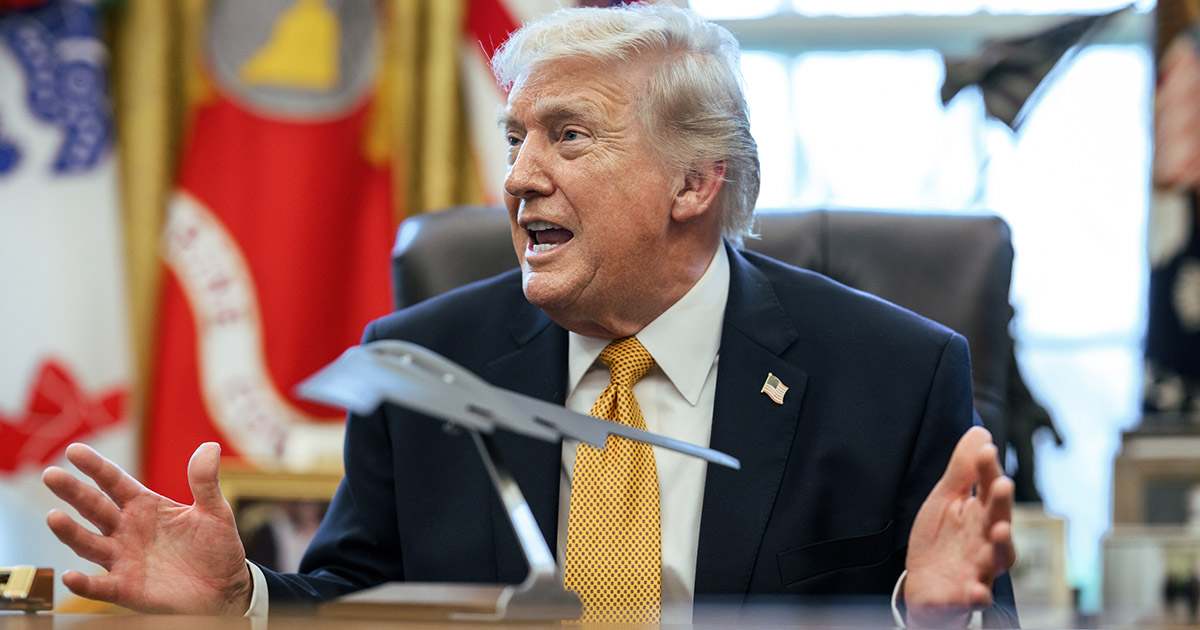 Trump threw his tablet across the Oval Office during tantrum because he couldn’t reach Trudeau