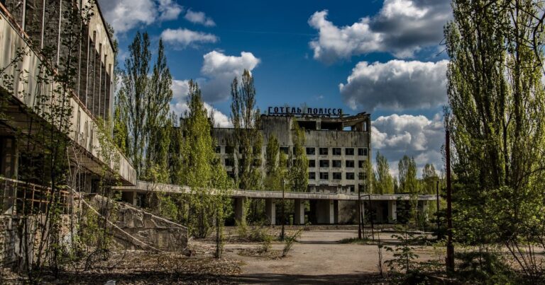 The Secret History Of The Manhattan Project You Were Never Told - Featured image