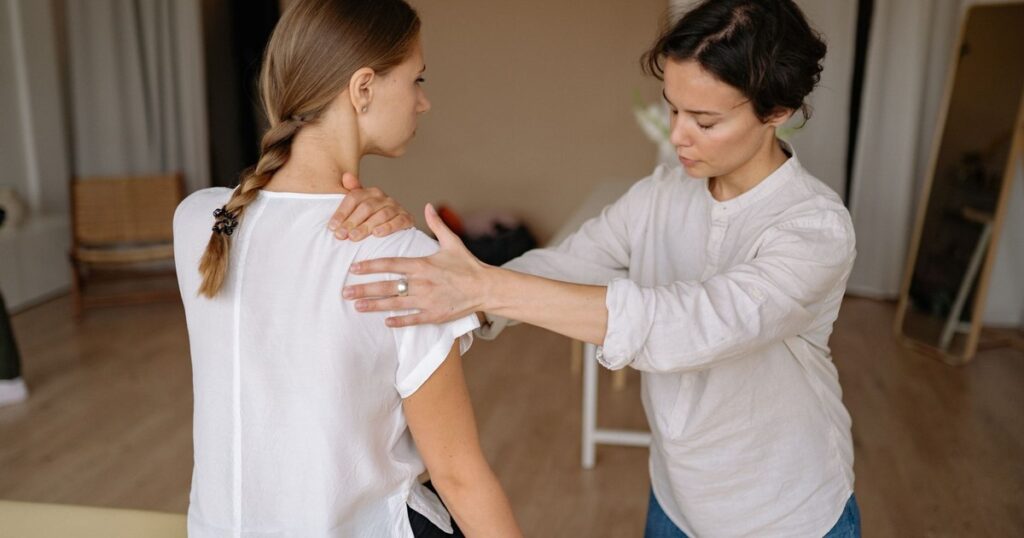 Why Your Frozen Shoulder Might Be a Perimenopause Symptom - Featured image