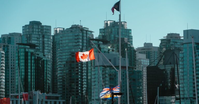 Poll Finds Canadians Hate America Because of Trump - Featured image